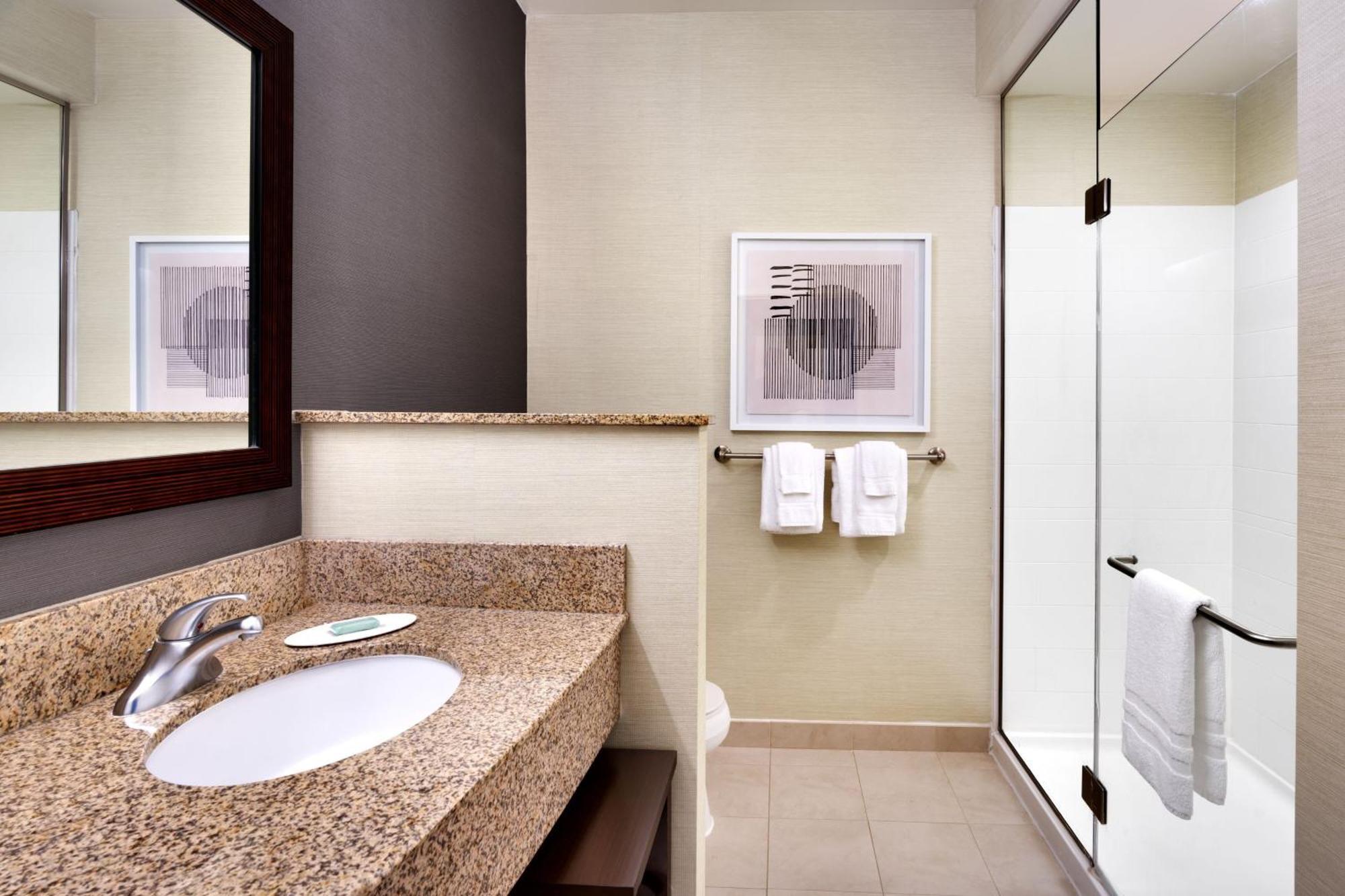 Courtyard By Marriott Houston Nasa Clear Lake Webster Exterior photo